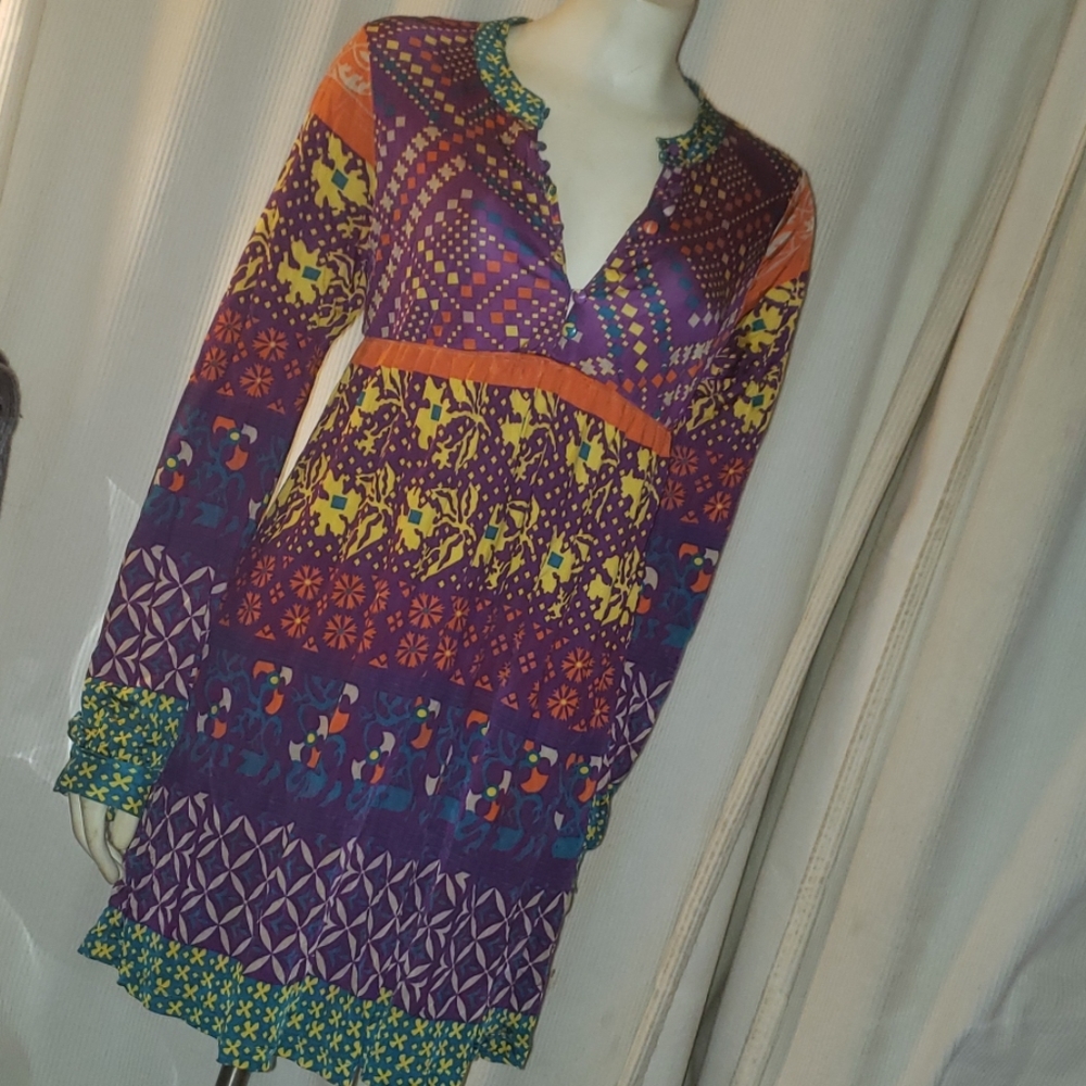 Beautiful flowy vintage style dress